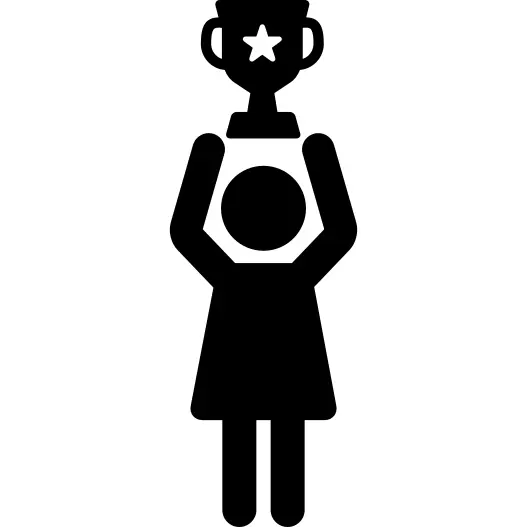 拿着杯子的妇女